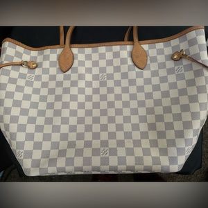 Authentic Louis Vuitton Neverfull MM! With original paperwork
